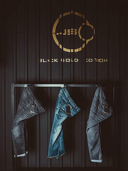 black-gold black-gold
